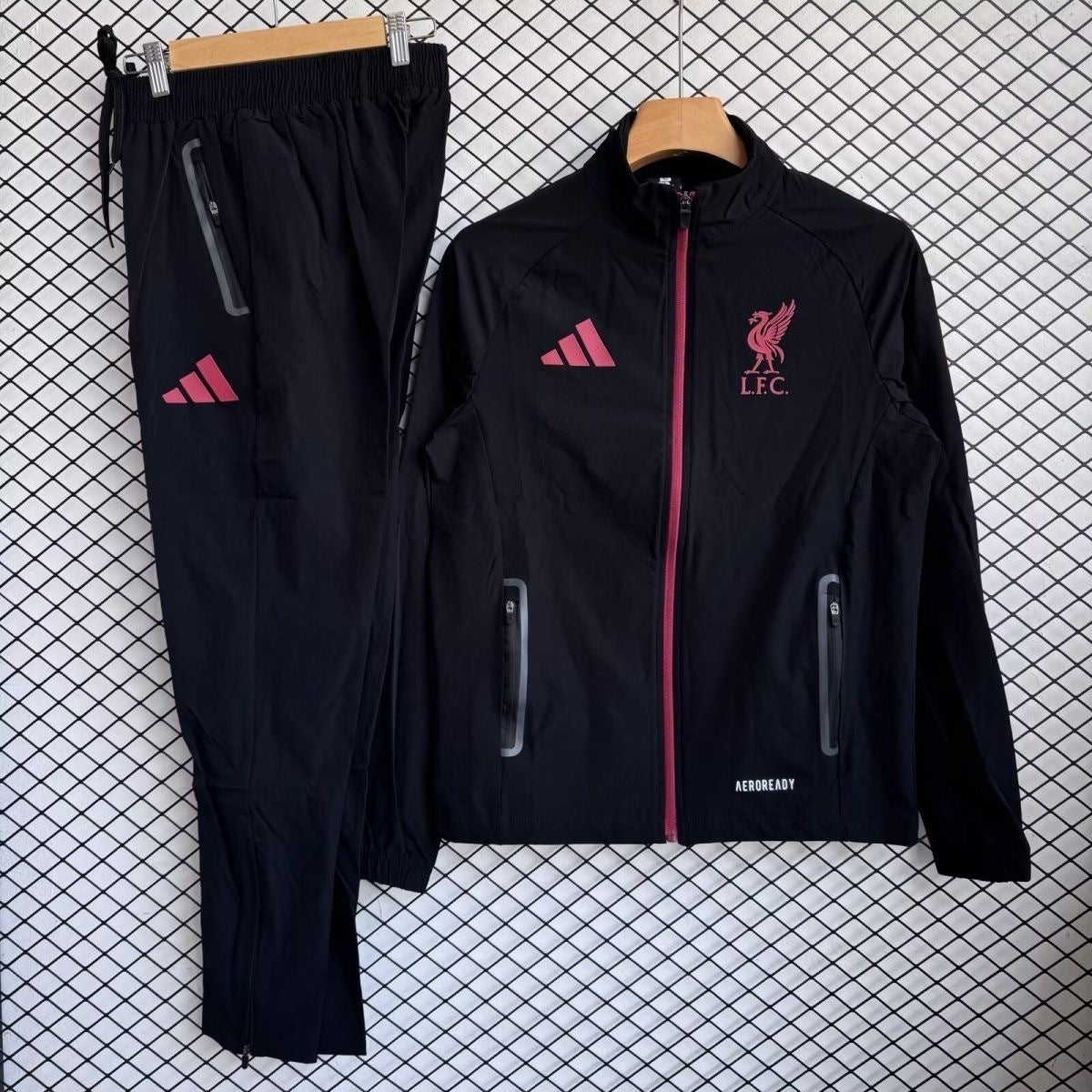25/26 Liverpool FC Windbreaker Jackets With Pants