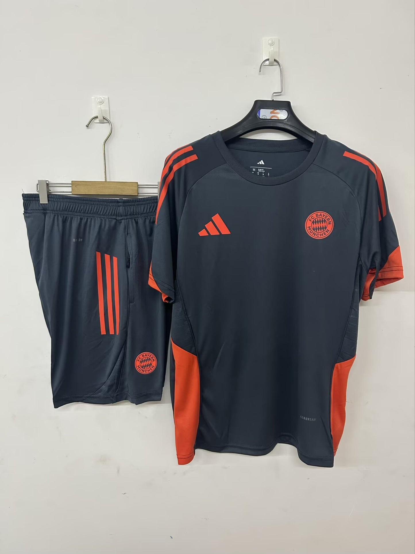 25/26 Bayern Munich black gray training Fan Jersey