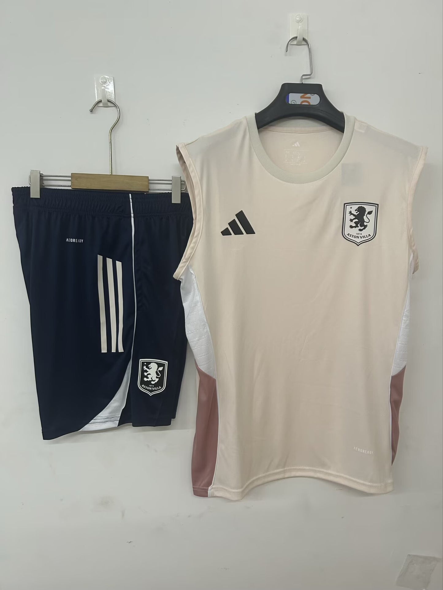 25/26 Aston Villa pink Vest Sleeveless training Fan Jersey