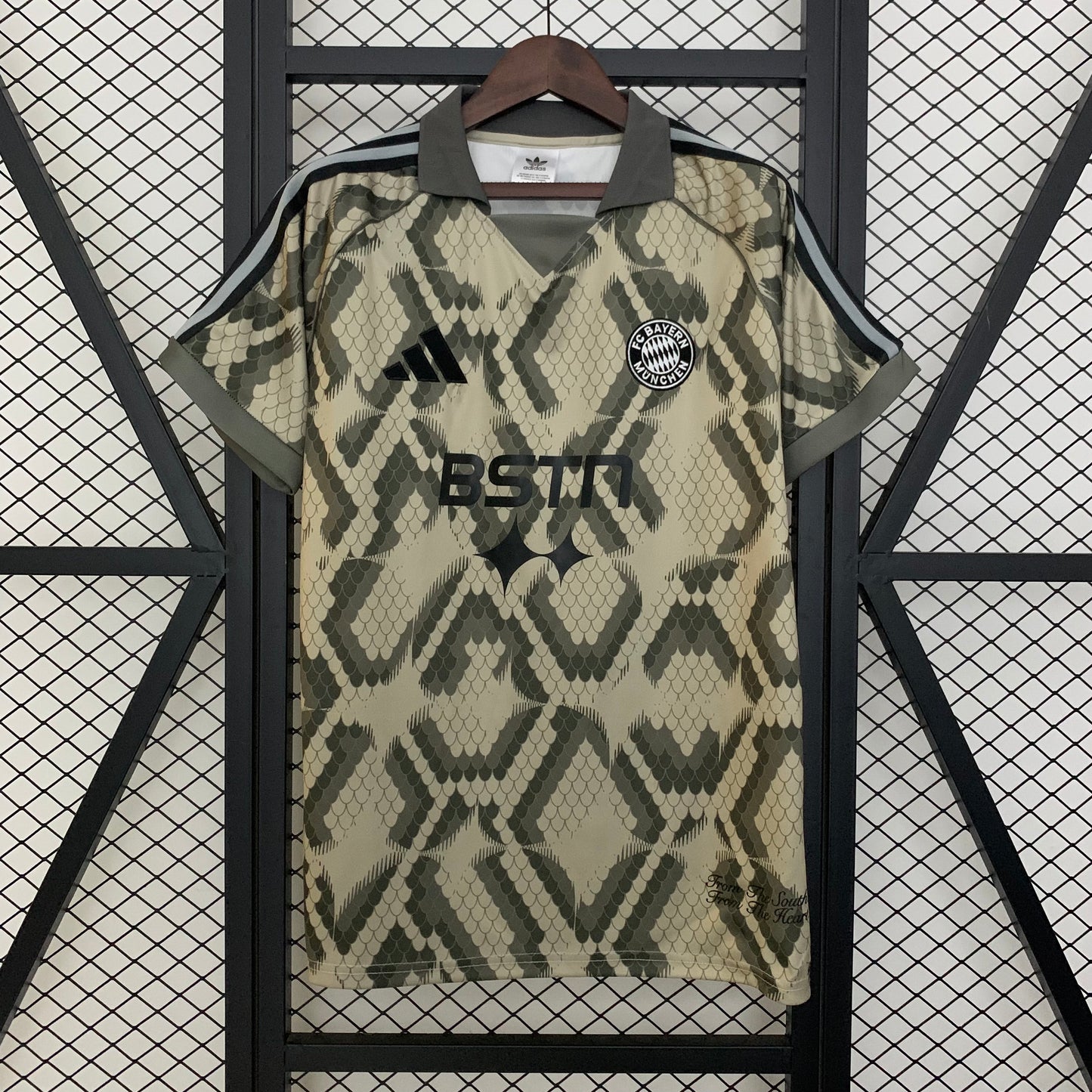 25/26 Bayern Munich Special Edition green soccer Fan Jersey