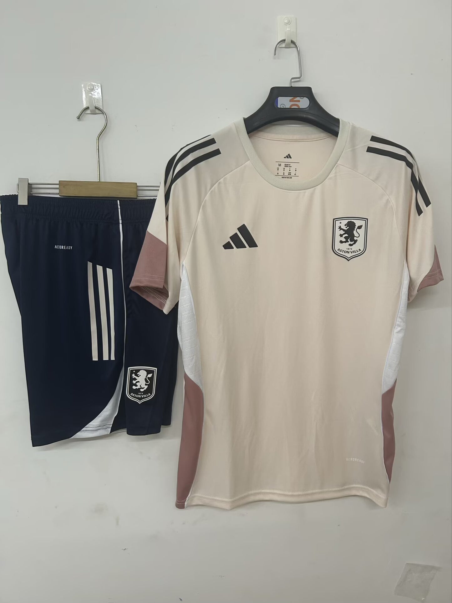 25/26 Aston Villa pink training Fan Jersey