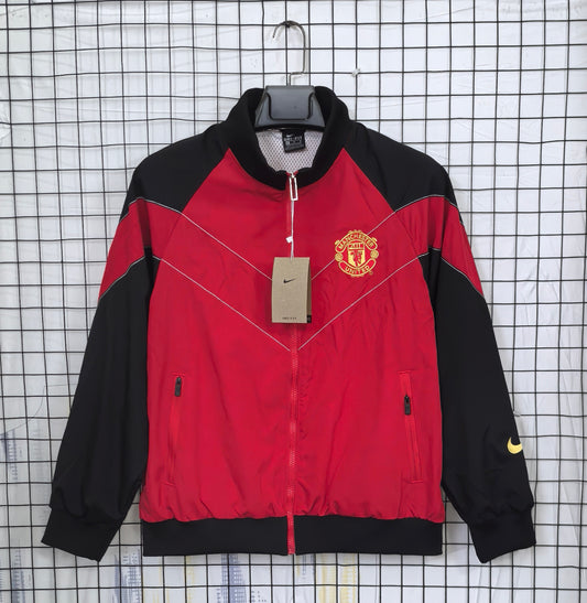 Manchester United 2006/07 Retro Windbreaker Red