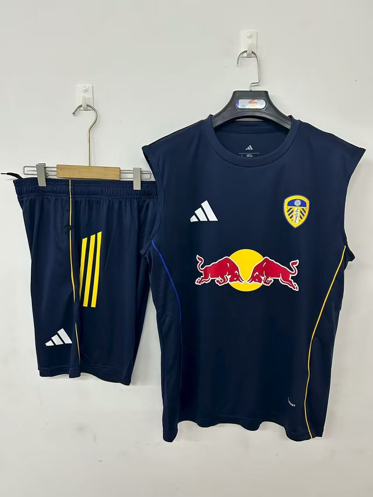 25/26 Leeds United royal blue Vest Sleeveless training Fan Jersey