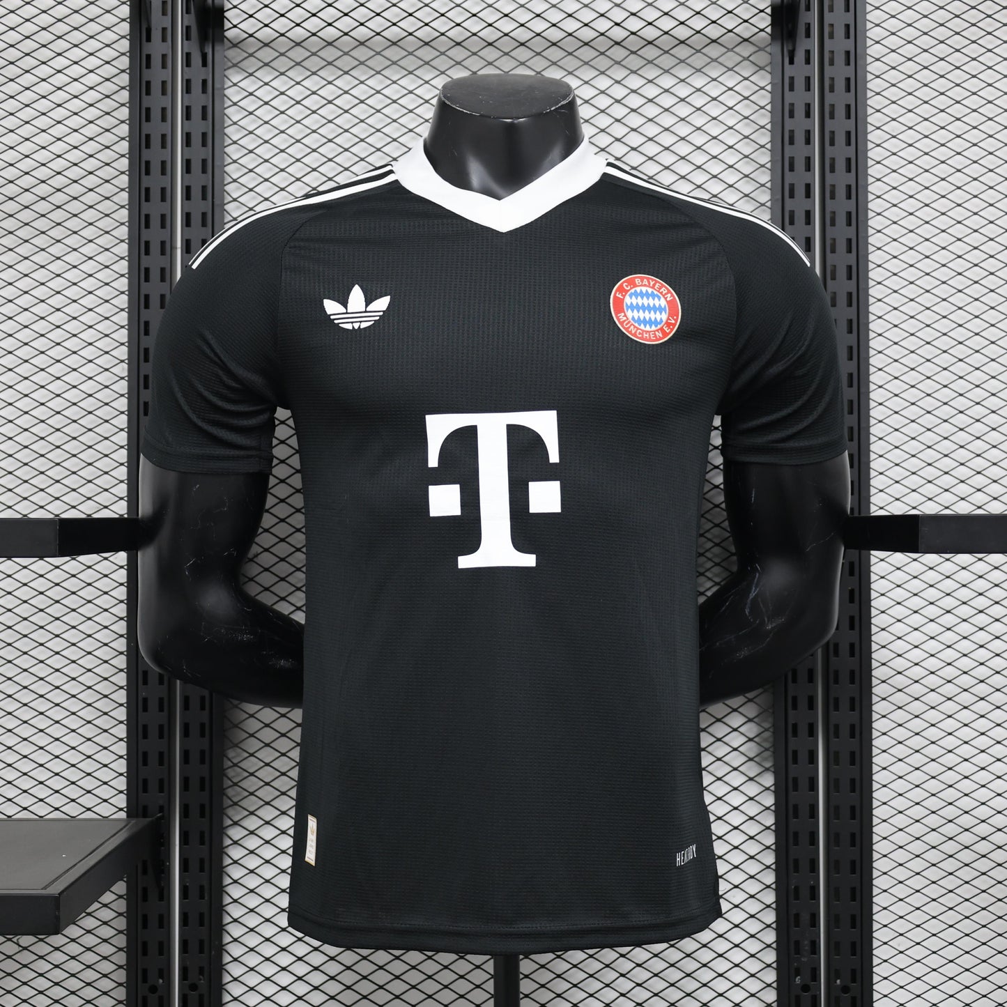 24/25 Bayern Munich Black Goalkeeper Stadium Jersey