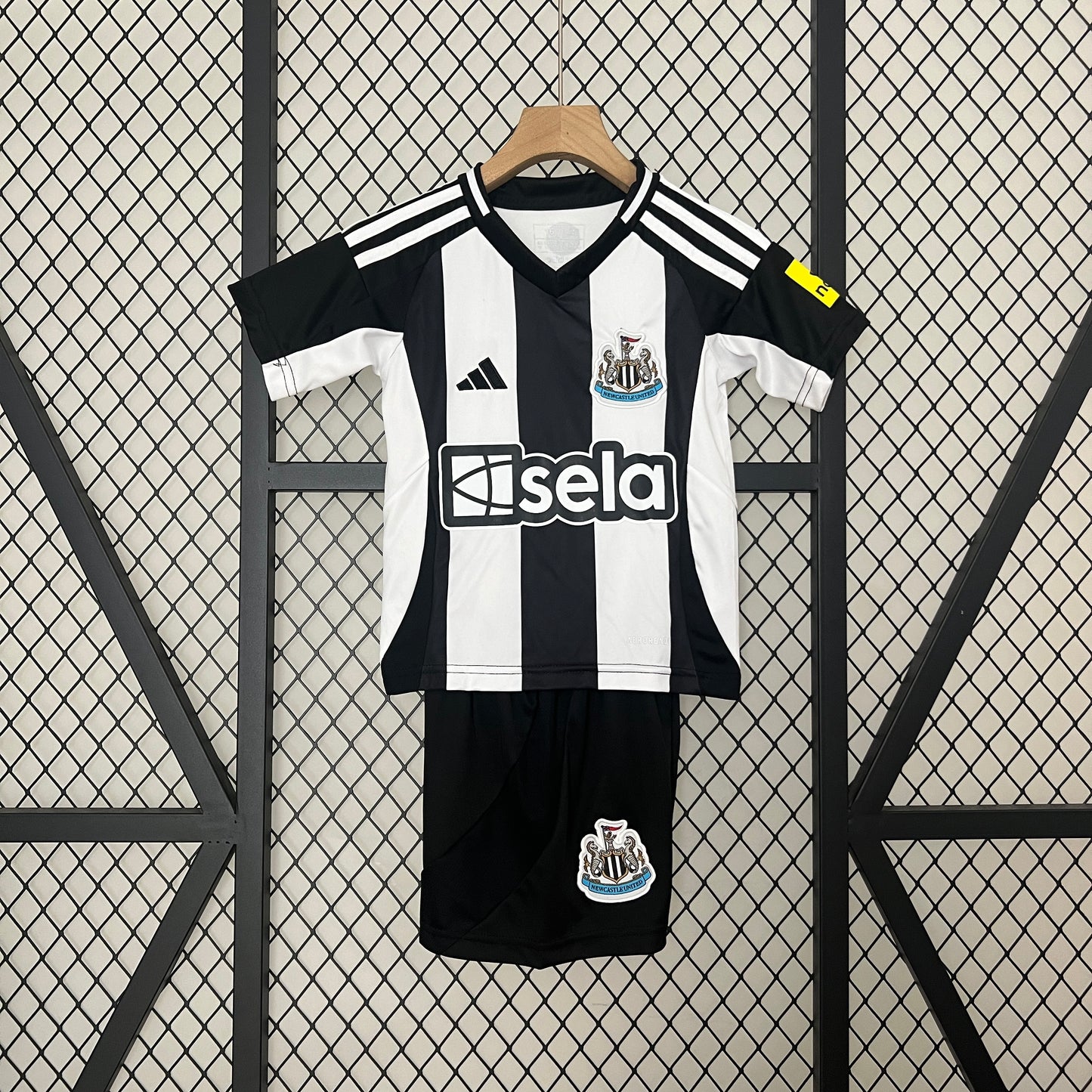 24/25 Newcastle United Home black Kids Fan Jersey