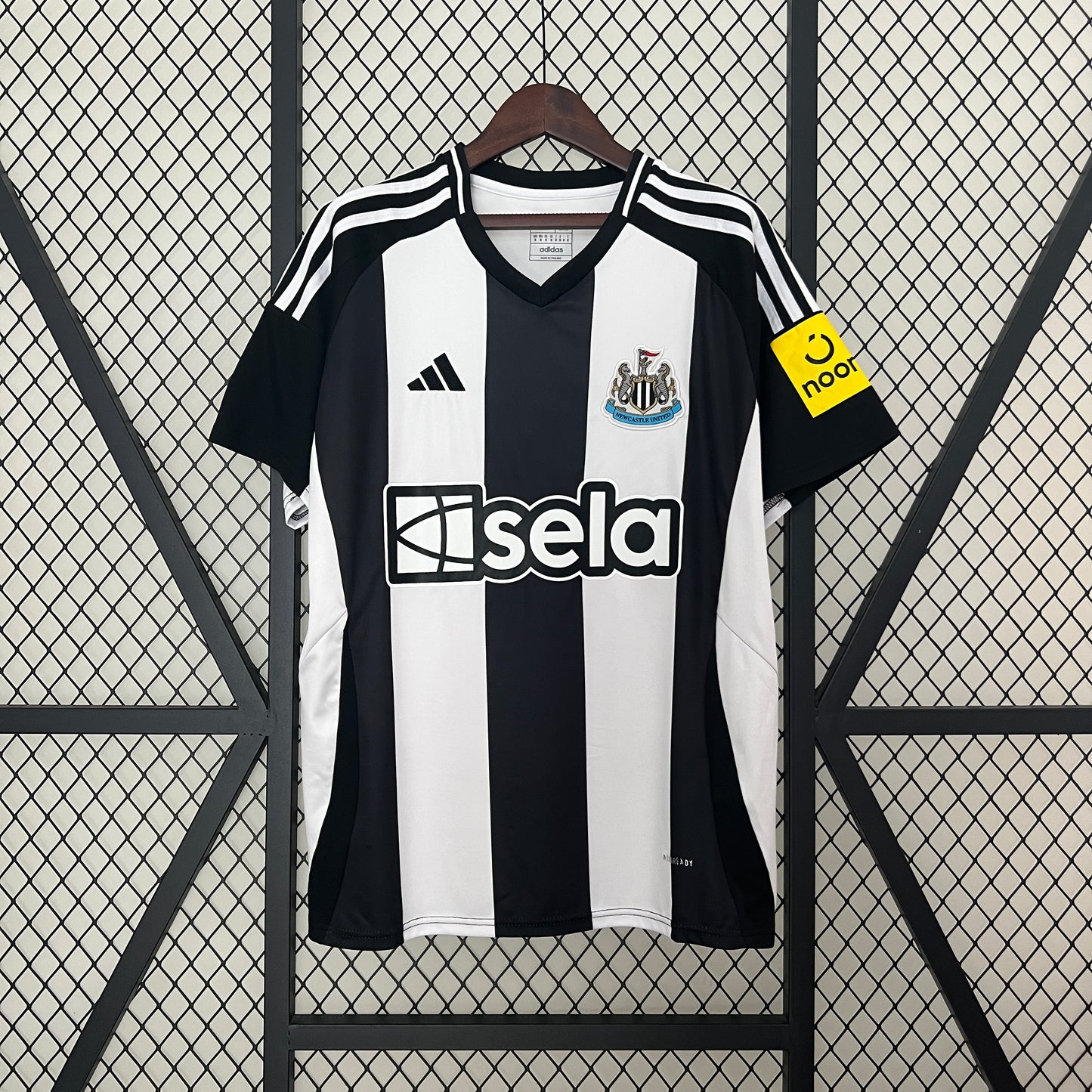 24/25 Newcastle United Home Soccer Fan Jersey