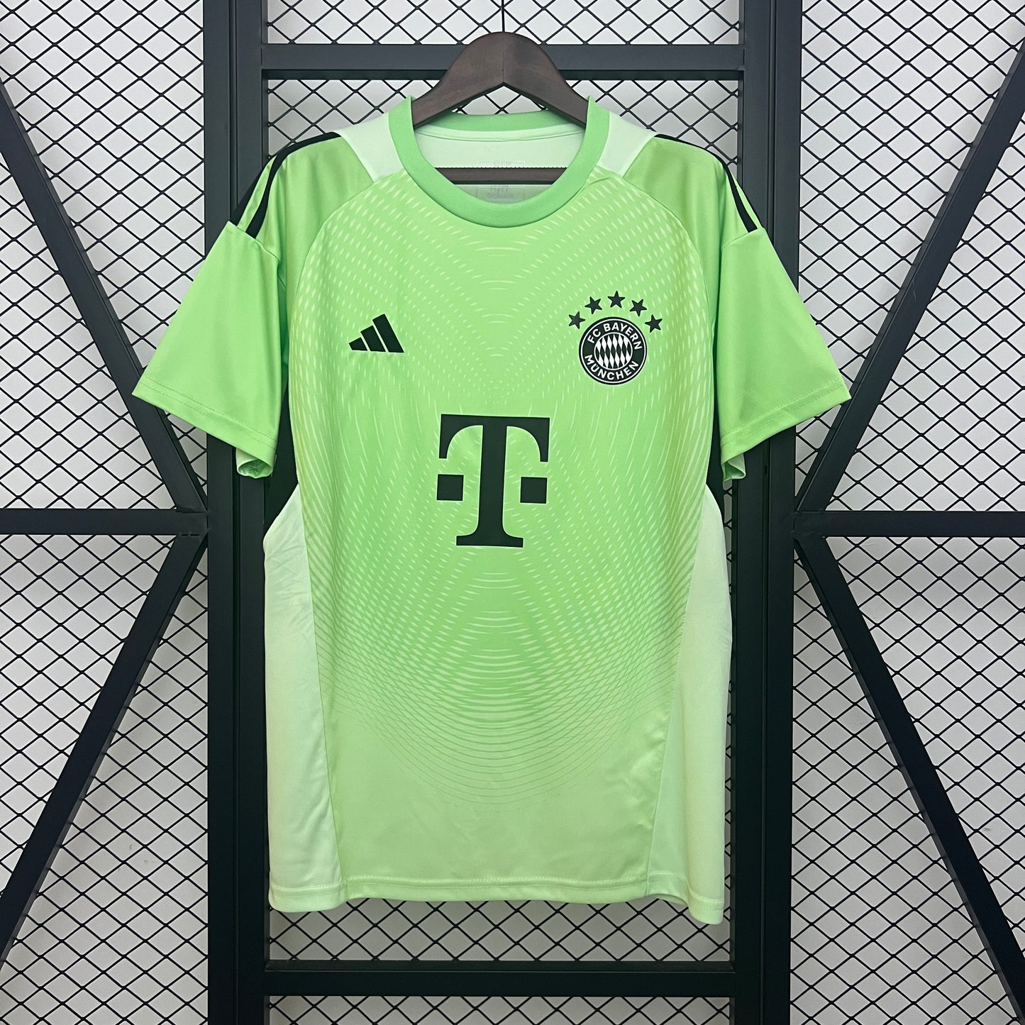25/26 Bayern Munich Goalkeeper Green football Fan Jersey